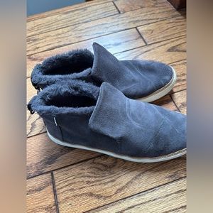 Women’s Tom’s boots. Size 8. Navy blue color
